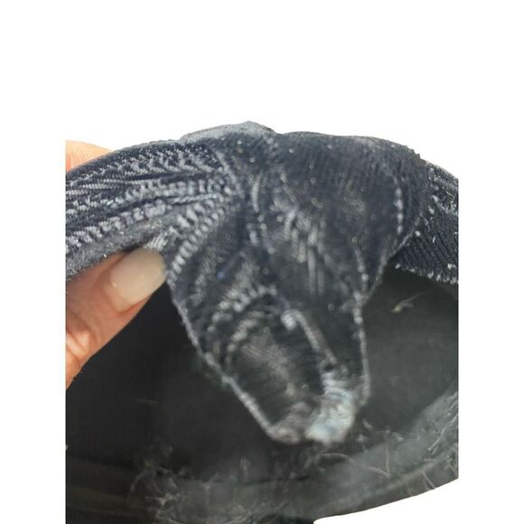 Vintage black velvet hat with rhinestones and veil - Picture 6 of 6